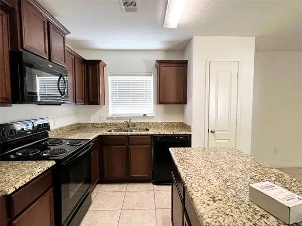 $2,095 | 1904 Fairbanks Drive, Princeton, TX 75407