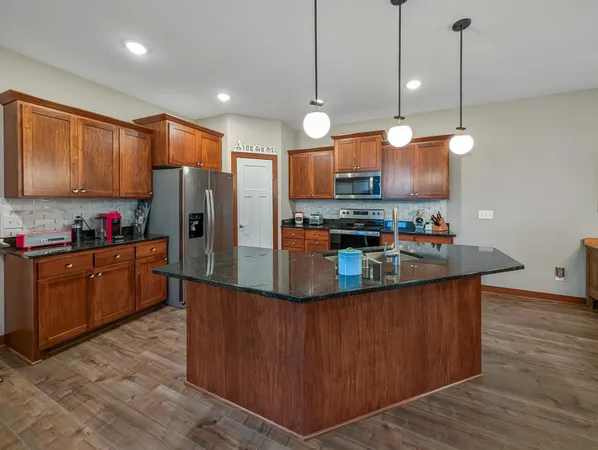 $350,000 | 6230 Boulder Ridge Drive, Rockford, MN 55373