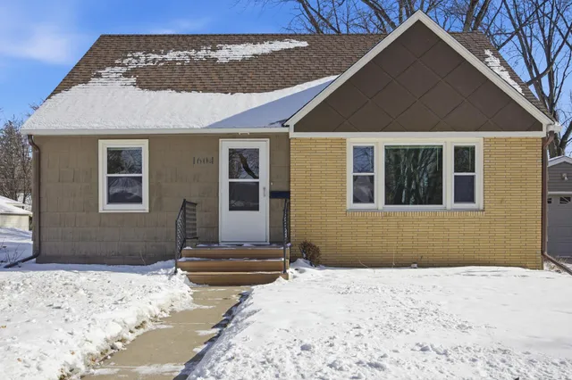 $210,000 | 1604 Ives Avenue North, Glencoe, MN 55336