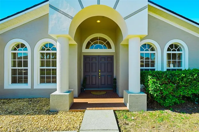 a view of entrance door of the house