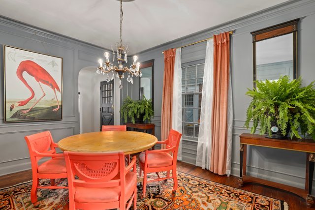 3022 Thayer Street Evanston, IL 60201 - Photo 7 of 23 a dining room with furniture and window