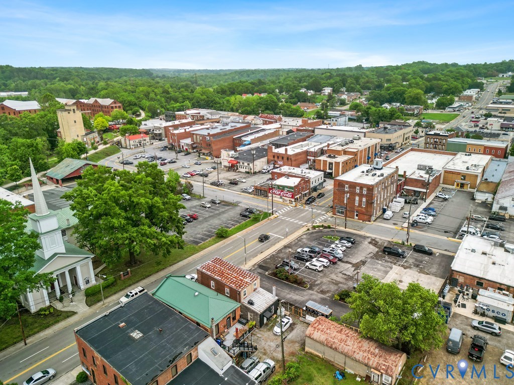 215 West 3rd Street Farmville, VA 23901 - Photo 44 of 52 an aerial view of a city with lots of residential buildings