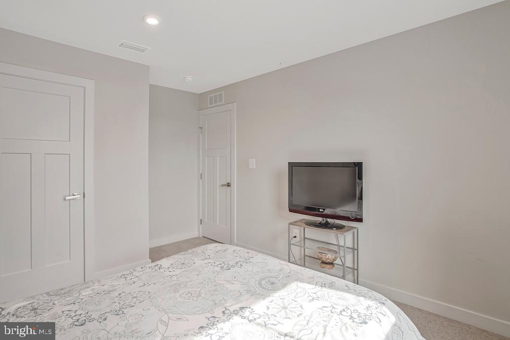 5913 Florey Road Hanover, MD 21076 - Photo 28 of 36