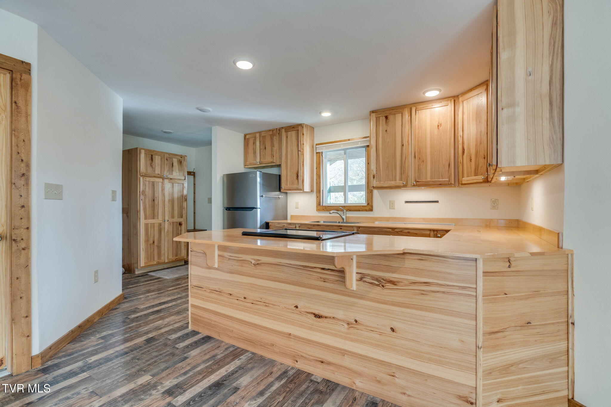 1065 Piercetown Road Butler, TN 37640 - Photo 15 of 28 006