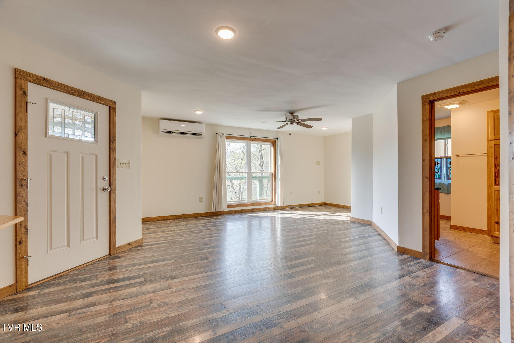 1065 Piercetown Road Butler, TN 37640 - Photo 17 of 28 002