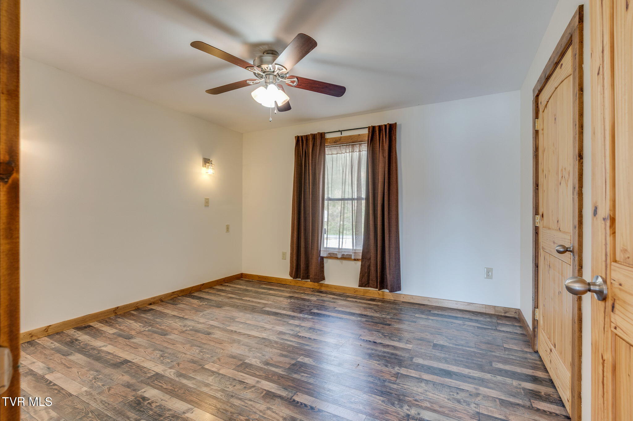 1065 Piercetown Road Butler, TN 37640 - Photo 20 of 28 010