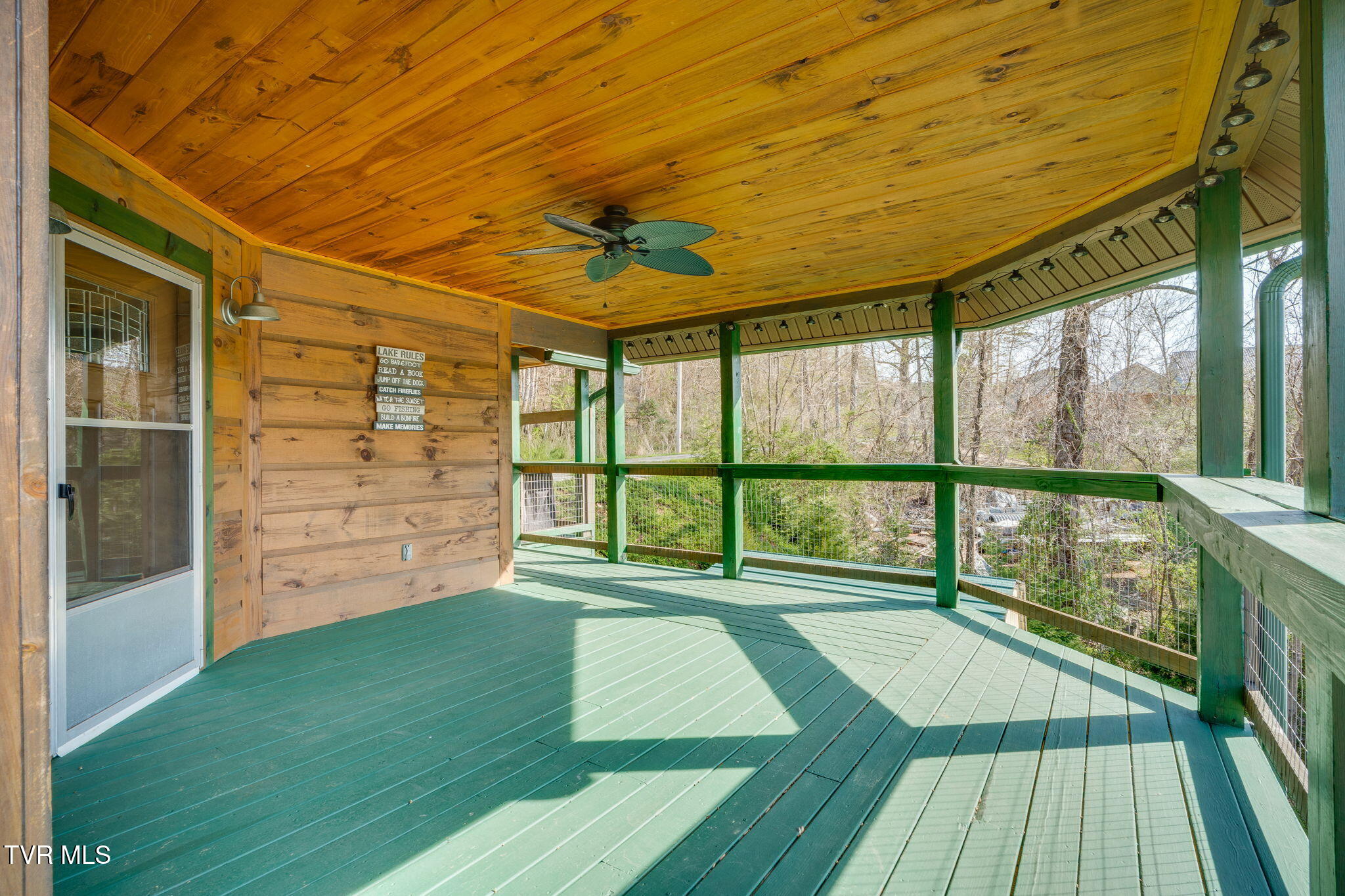 1065 Piercetown Road Butler, TN 37640 - Photo 9 of 28 020