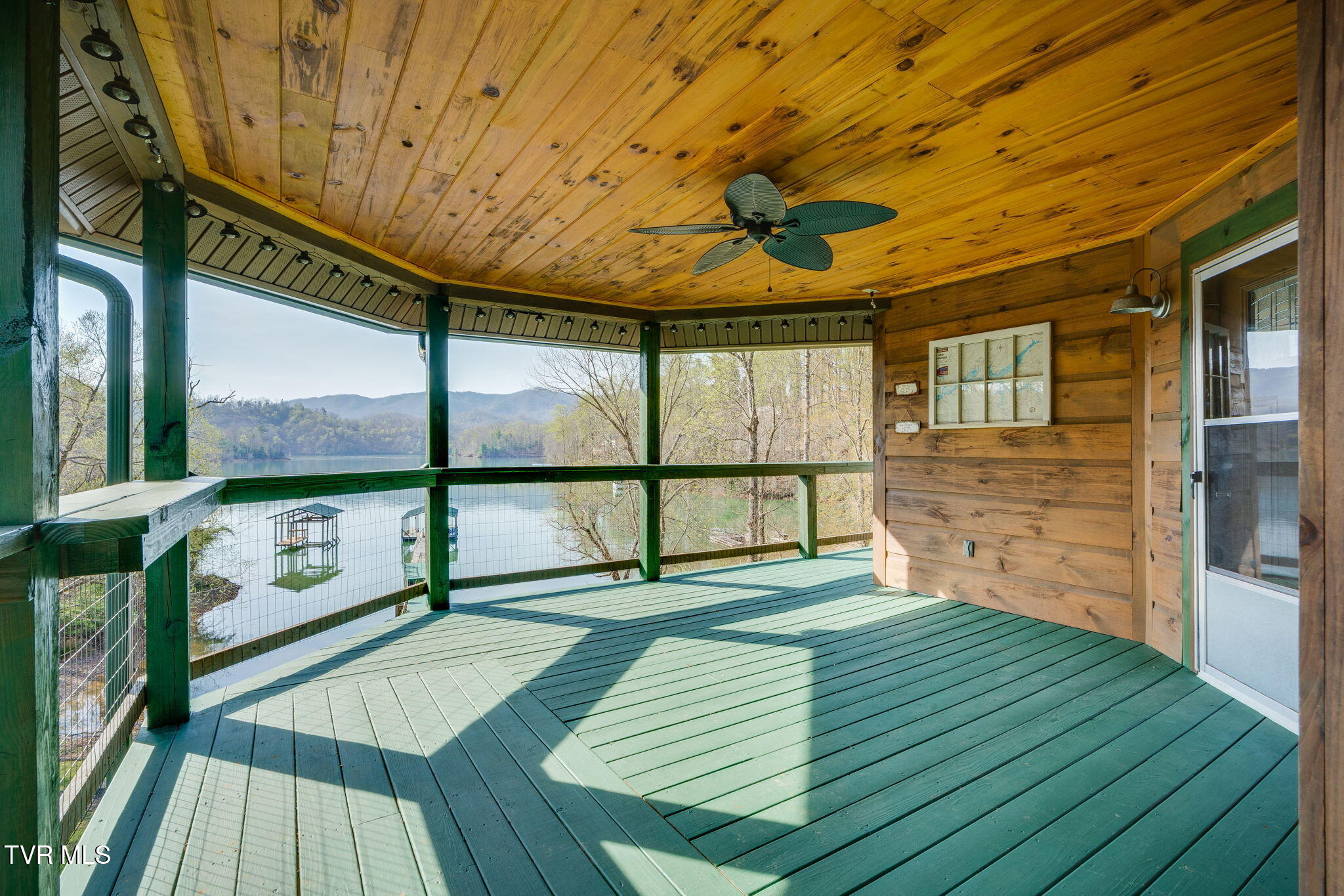 1065 Piercetown Road Butler, TN 37640 - Photo 10 of 28 019