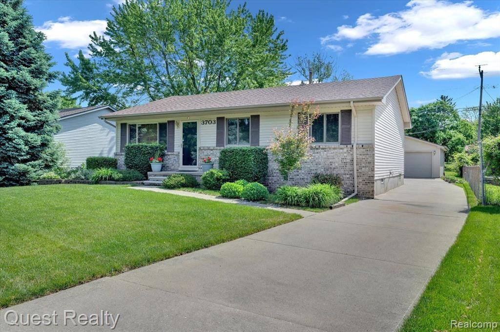 3703 Samuel Avenue Rochester Hills, MI 48309 - Photo 3 of 26