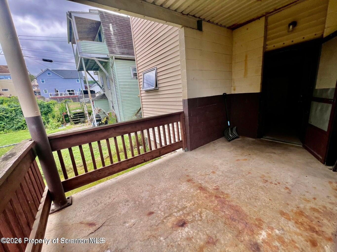 835 Maple Street, Unit B Scranton, PA 18505 - Photo 5 of 7 20240627165727474688000000-o