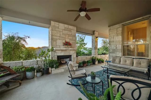 $850,000 | 201 Greenridge Lane, Dripping Springs, TX 78620