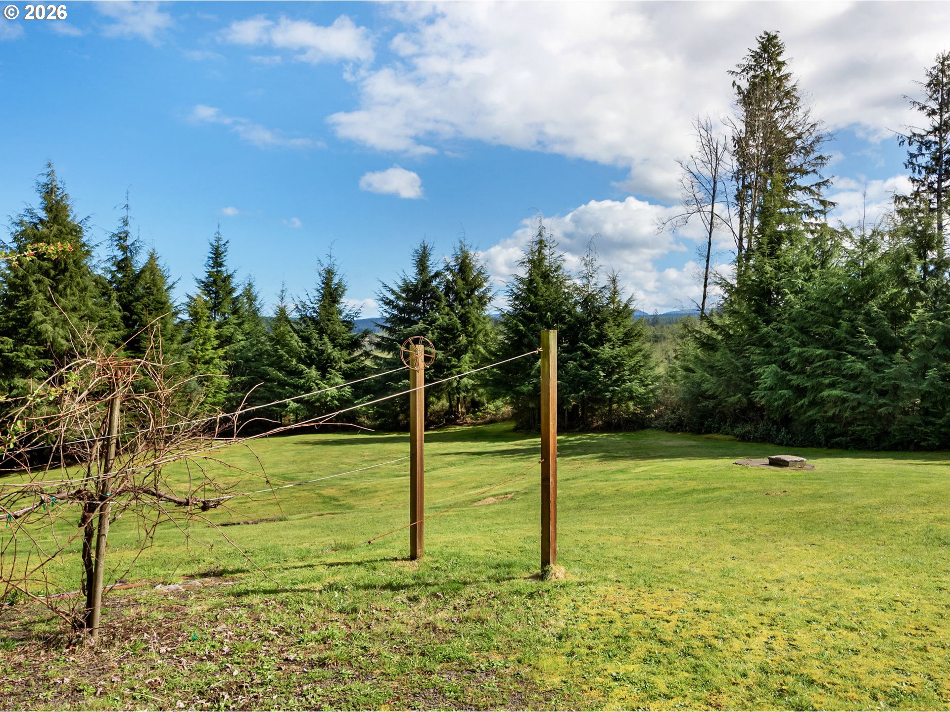 44176 Highway 30 Astoria, OR 97103 - Photo 31 of 32 a view of an outdoor space and basketball court