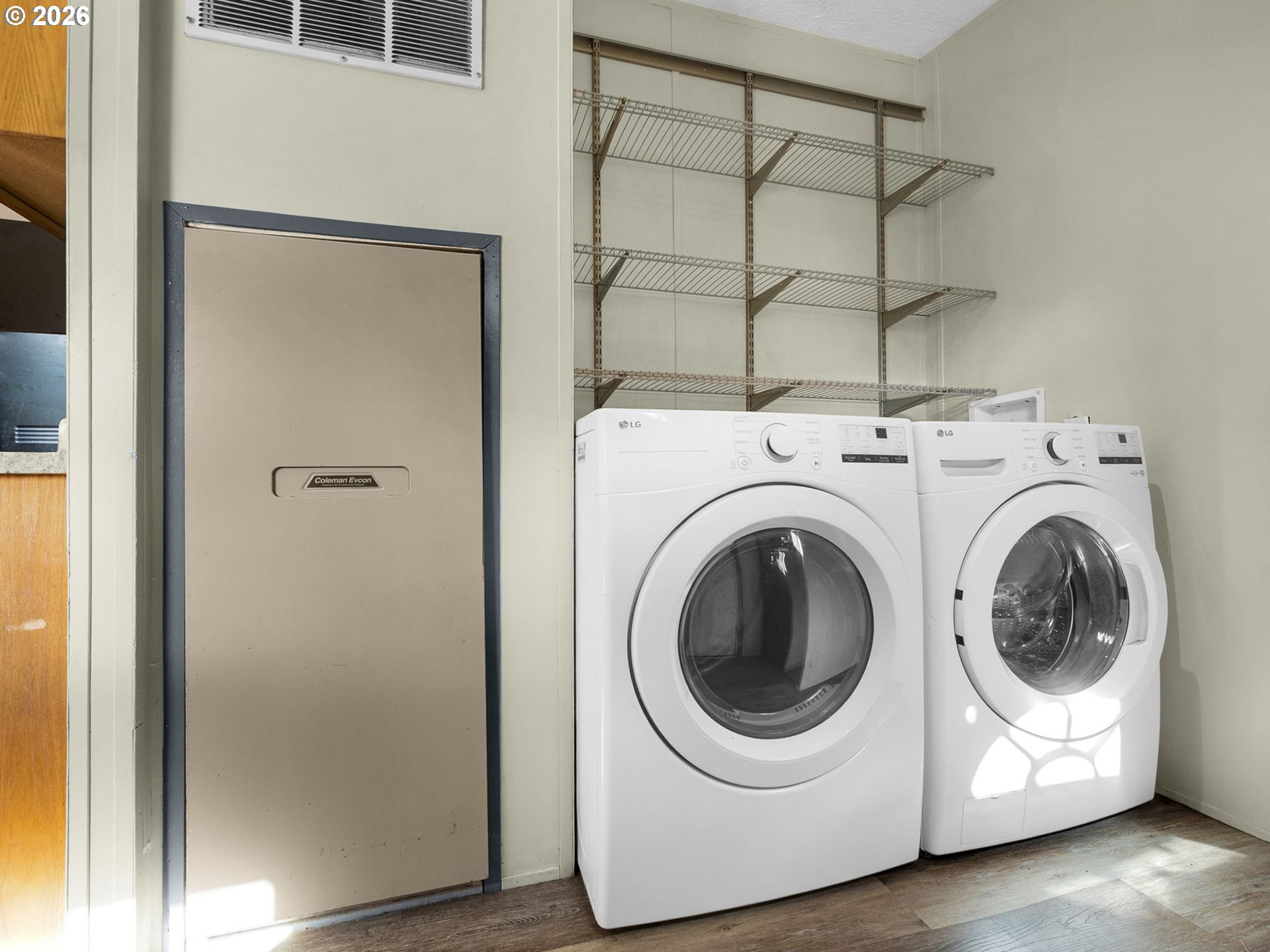 44176 Highway 30 Astoria, OR 97103 - Photo 10 of 32 a utility room with dryer and washer