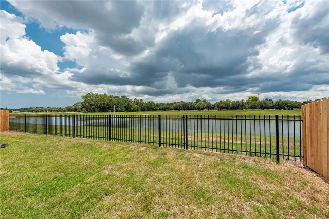 $389,900 | 15307 Laurel Oak Lane, Santa Fe, TX 77517