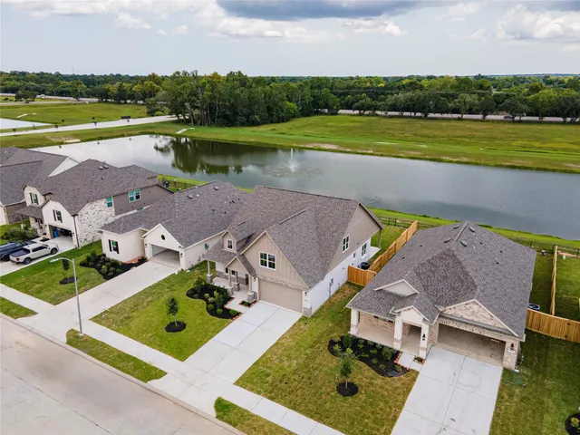 $389,900 | 15307 Laurel Oak Lane, Santa Fe, TX 77517