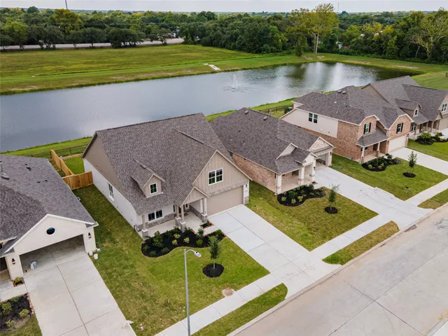 $389,900 | 15307 Laurel Oak Lane, Santa Fe, TX 77517