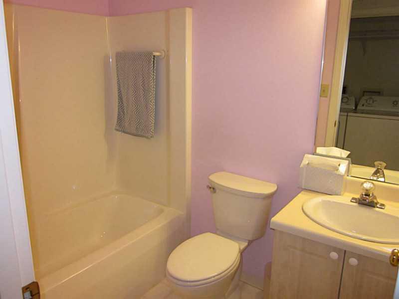 2445 Old Greentree Road, Unit 1B Carnegie, PA 15106 - Photo 14 of 15 Full Bath.