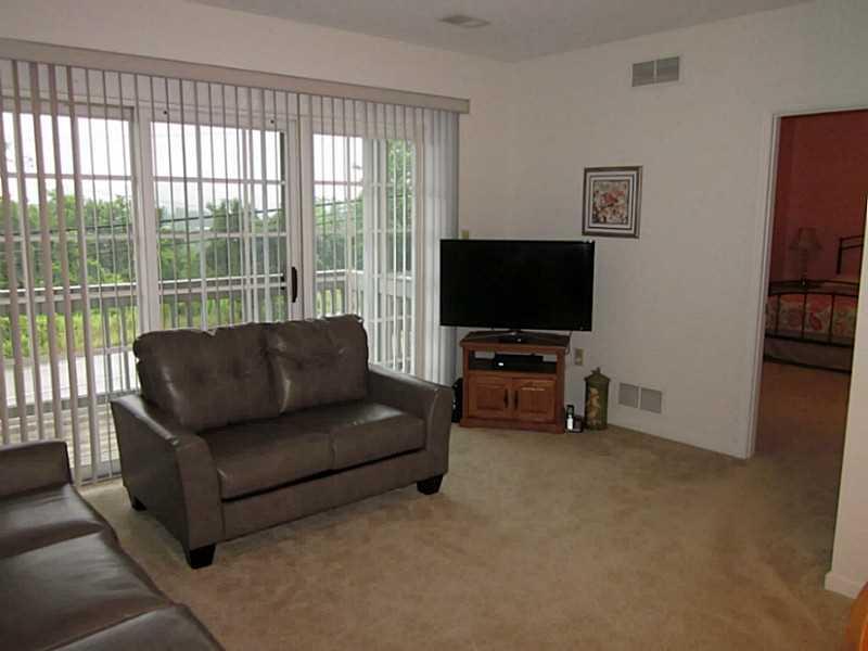 2445 Old Greentree Road, Unit 1B Carnegie, PA 15106 - Photo 3 of 15 Living Room.