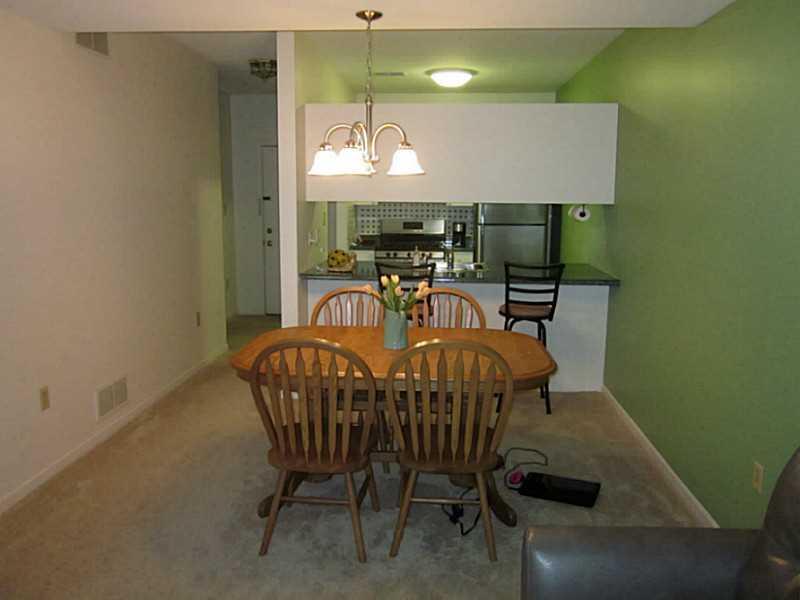 2445 Old Greentree Road, Unit 1B Carnegie, PA 15106 - Photo 4 of 15 Dining Room.