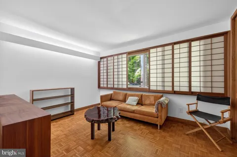 $950,000 | 401 Willington Drive, Silver Spring, MD 20904