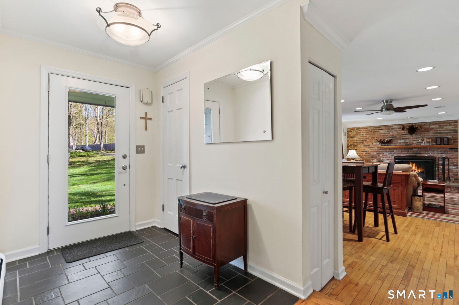 141 Cavalry Road Wilton, CT 06897 - Photo 4 of 40
