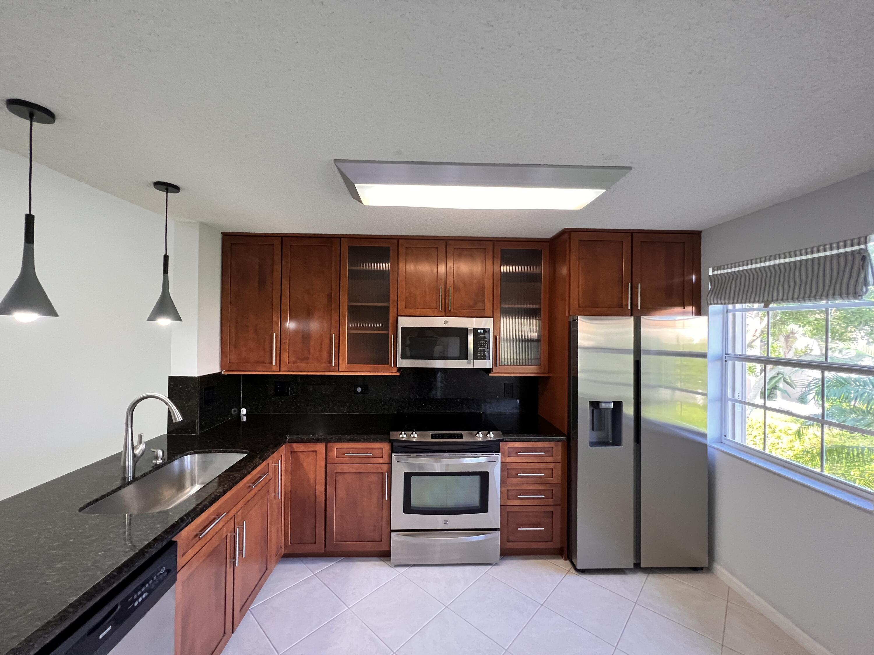 6614 Via Regina Boca Raton, FL 33433 - Photo 8 of 21 IMG_0258