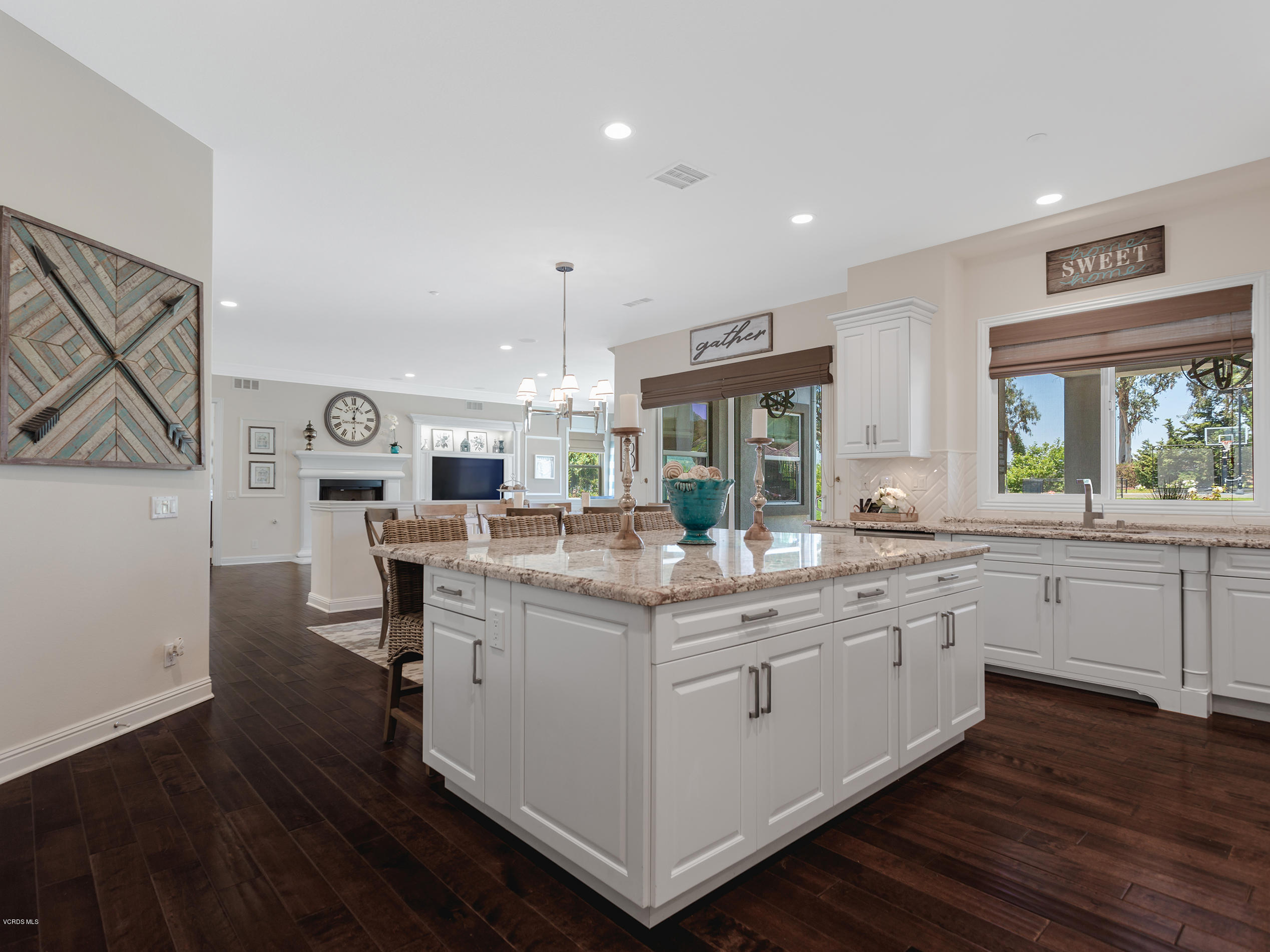 5421 Castillo De Rosas Camarillo, CA 93012 - Photo 14 of 47 15