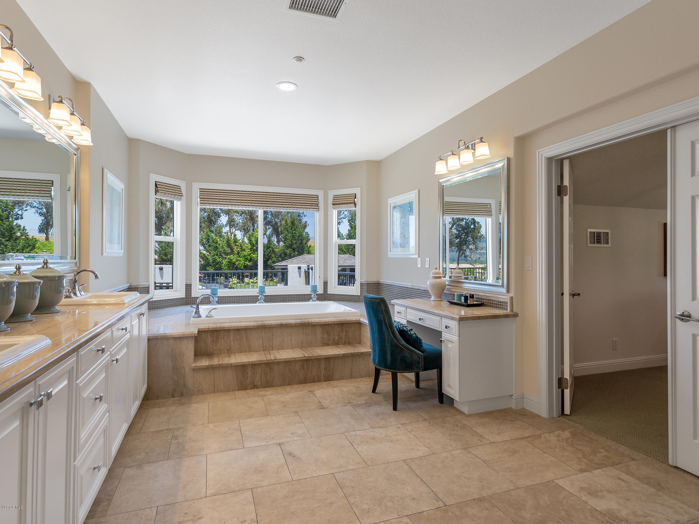 5421 Castillo De Rosas Camarillo, CA 93012 - Photo 19 of 47 20