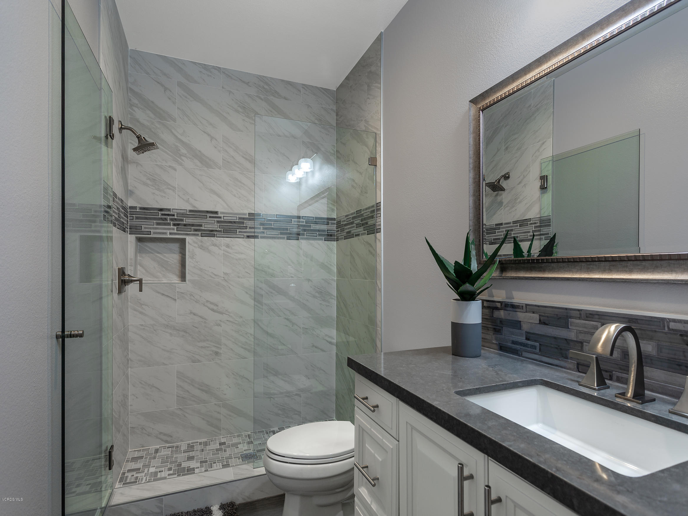 5421 Castillo De Rosas Camarillo, CA 93012 - Photo 25 of 47 26