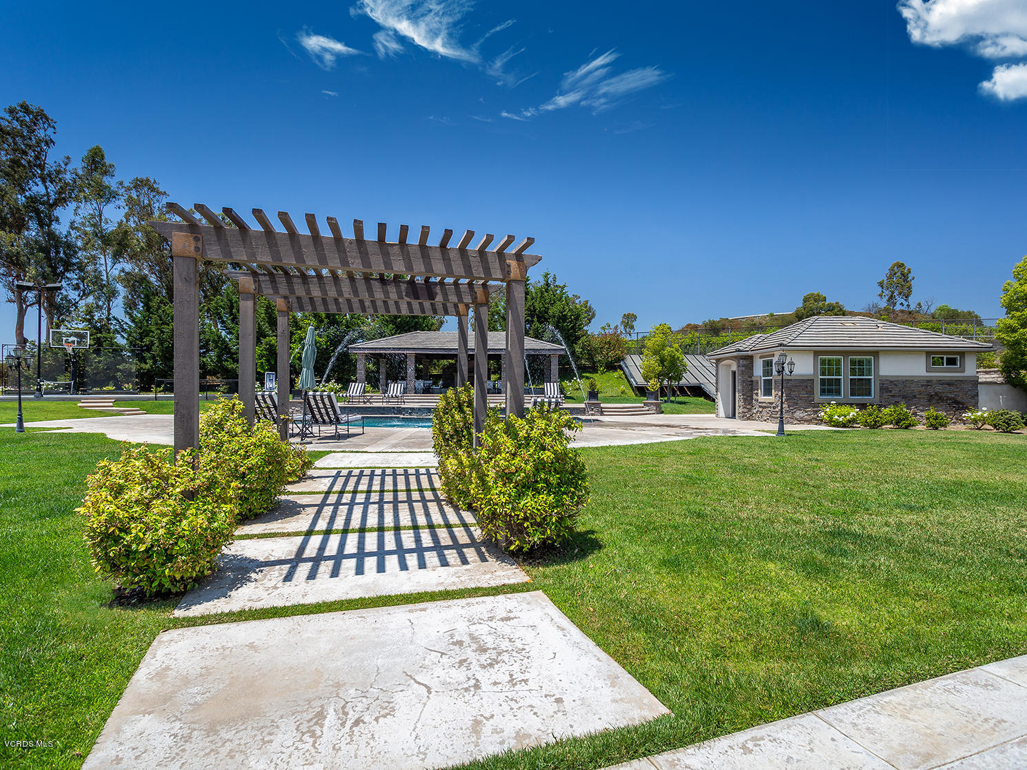 5421 Castillo De Rosas Camarillo, CA 93012 - Photo 33 of 47 34