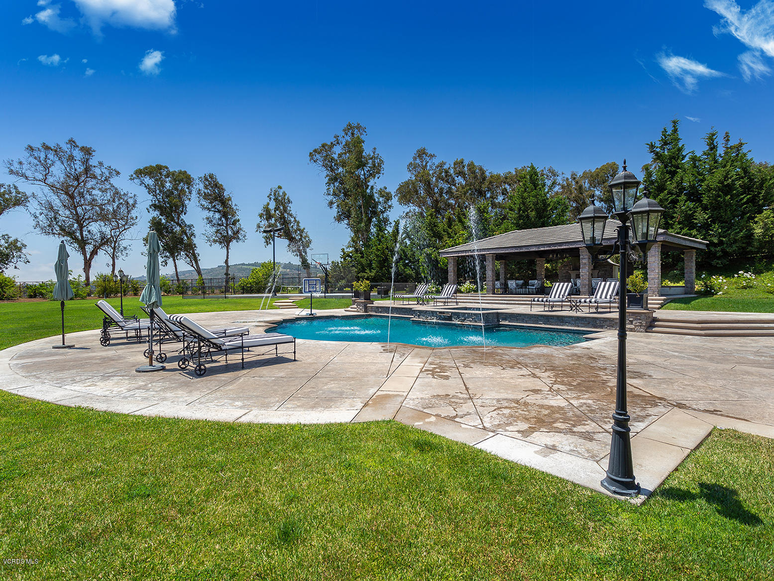 5421 Castillo De Rosas Camarillo, CA 93012 - Photo 34 of 47 35