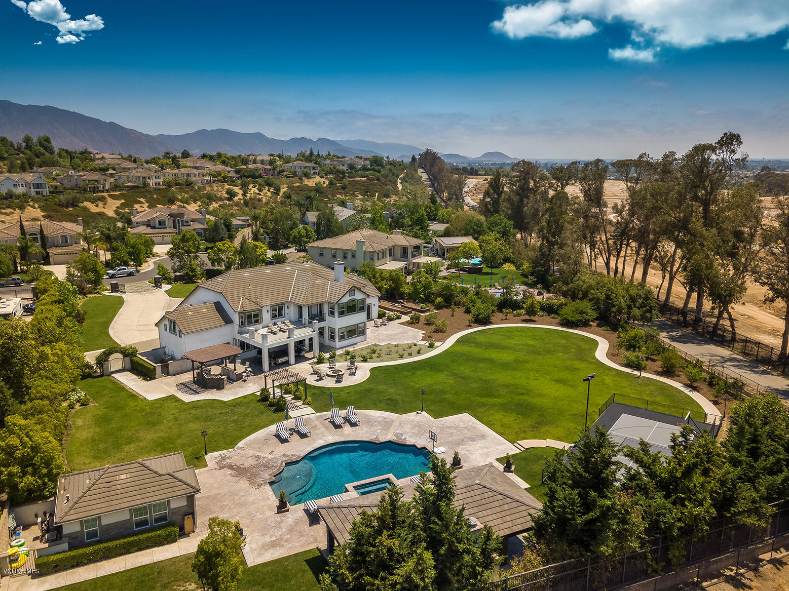 5421 Castillo De Rosas Camarillo, CA 93012 - Photo 37 of 47 38