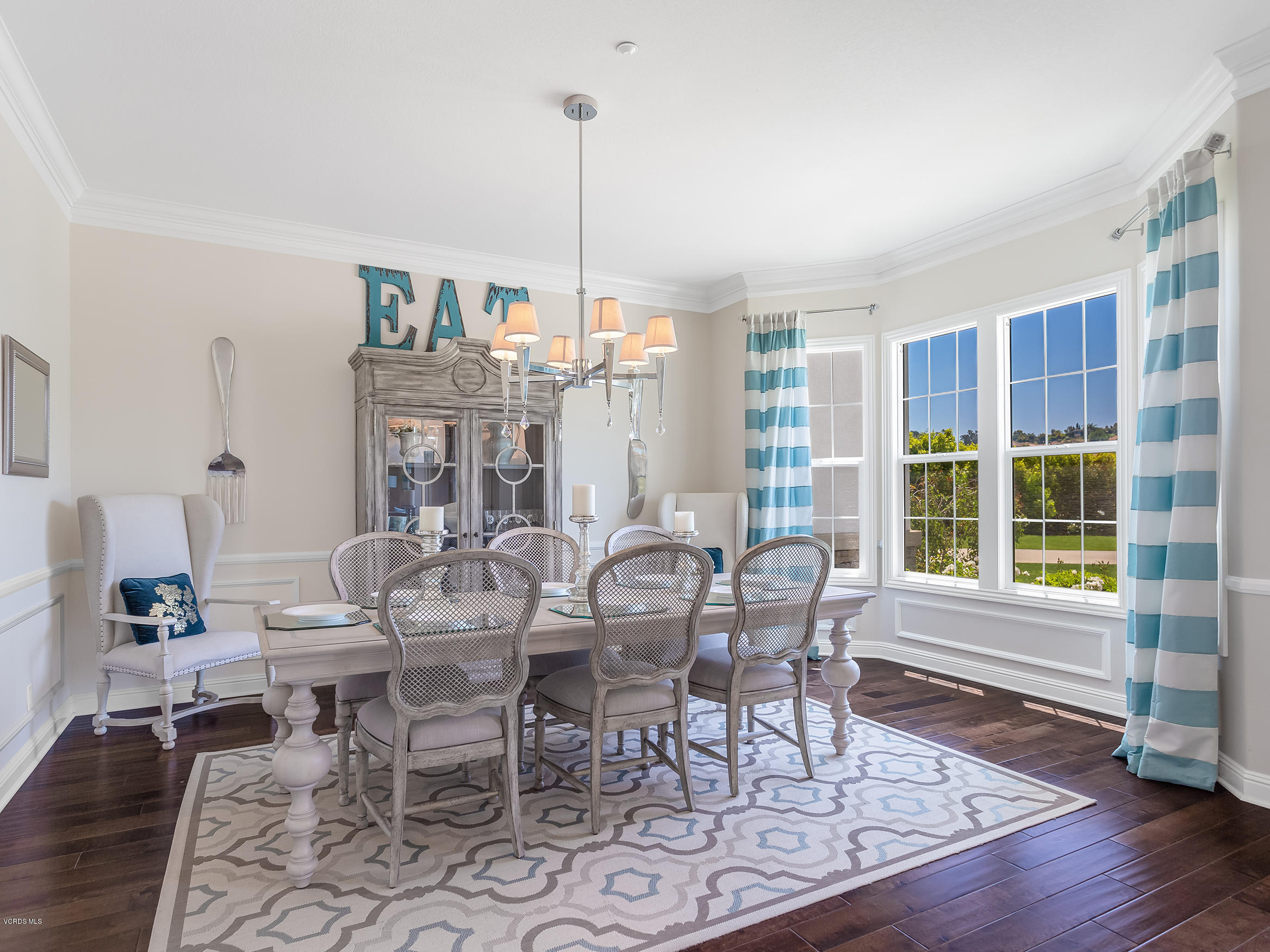 5421 Castillo De Rosas Camarillo, CA 93012 - Photo 9 of 47 10