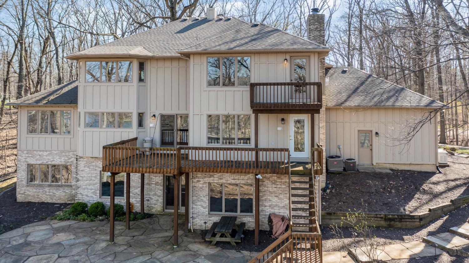 473 Roxbury Road Valparaiso, IN 46385 - Photo 5 of 51 1500x842