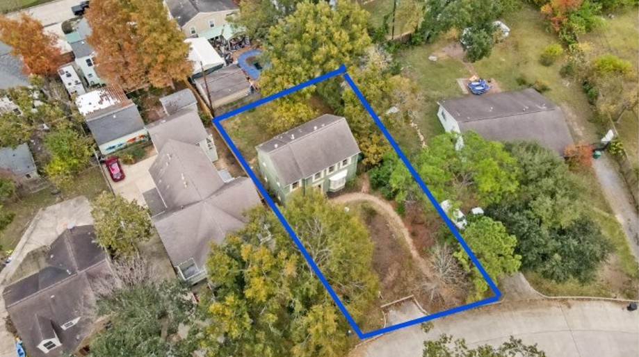 4375 Faculty Lane Houston, TX 77004 - Photo 2 of 24 Premium lot sits on this quiet street