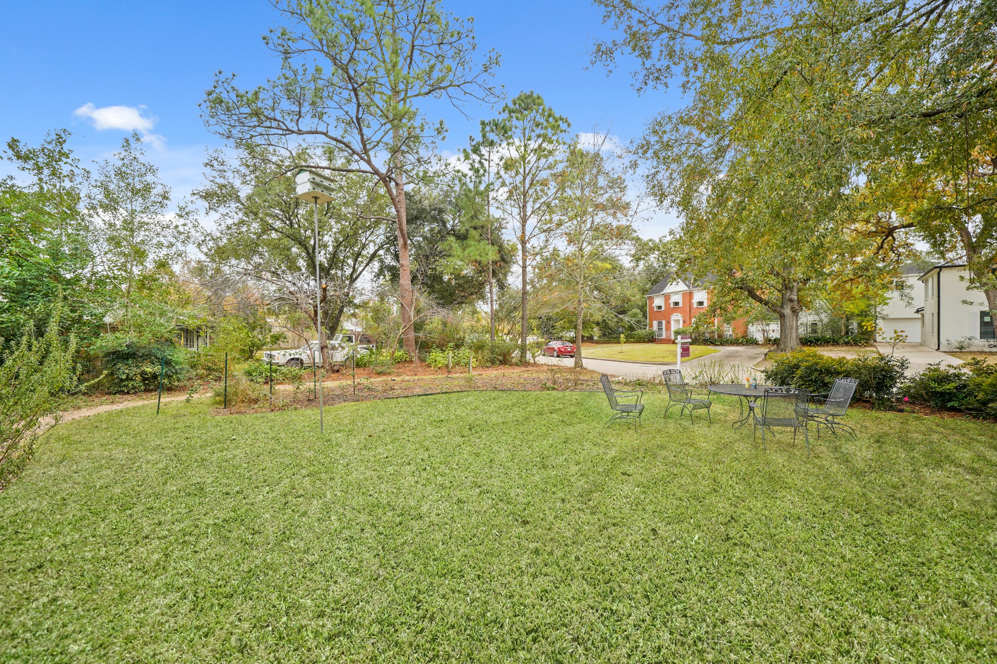 4375 Faculty Lane Houston, TX 77004 - Photo 7 of 24 View of front yard. You are welcomed to walk the grounds.