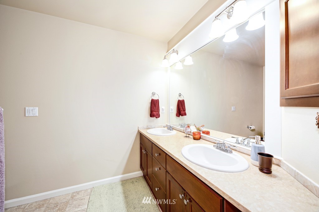 6216 Southeast 2nd Street Renton, WA 98059 - Photo 17 of 34