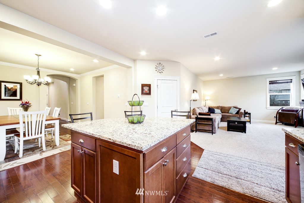 6216 Southeast 2nd Street Renton, WA 98059 - Photo 10 of 34