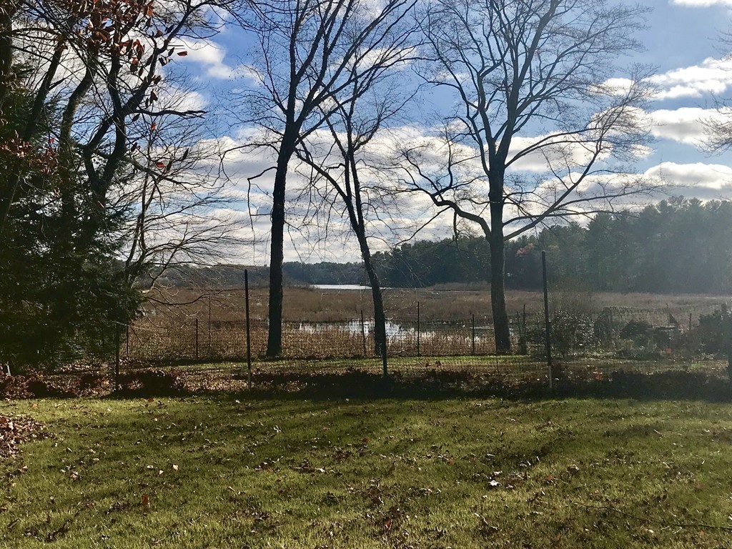 12 Gloria Road Georgetown, MA 01833 - Photo 3 of 17 Gallery Image 3