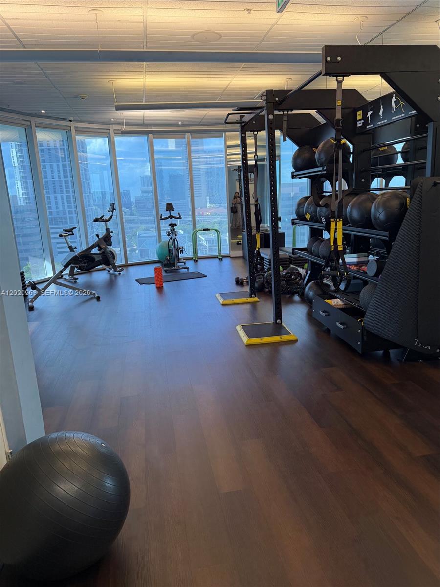 185 Southwest 7th Street, Unit 3209 Miami, FL 33130 - Photo 31 of 54