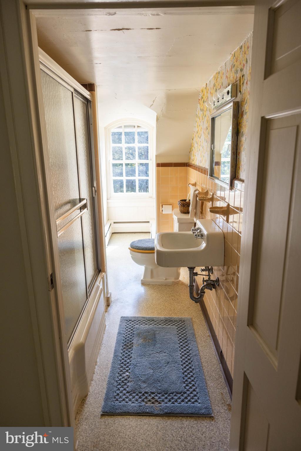 3201 Yellow Springs Road Chester Springs, PA 19425 - Photo 54 of 76 3rd Floor Bath