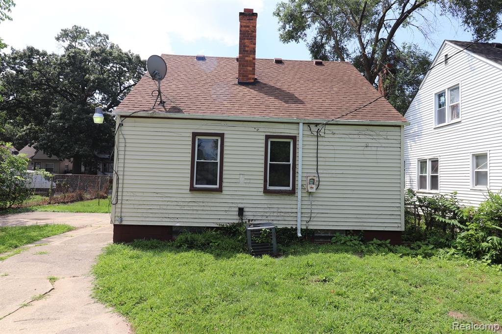 20058 Santa Rosa Drive Detroit, MI 48221 - Photo 3 of 26