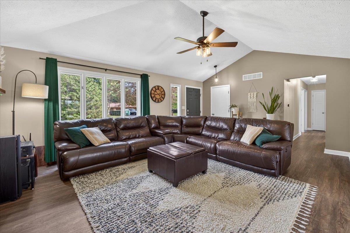 6137 Upper Ridge Way Roscoe, IL 61073 - Photo 9 of 48