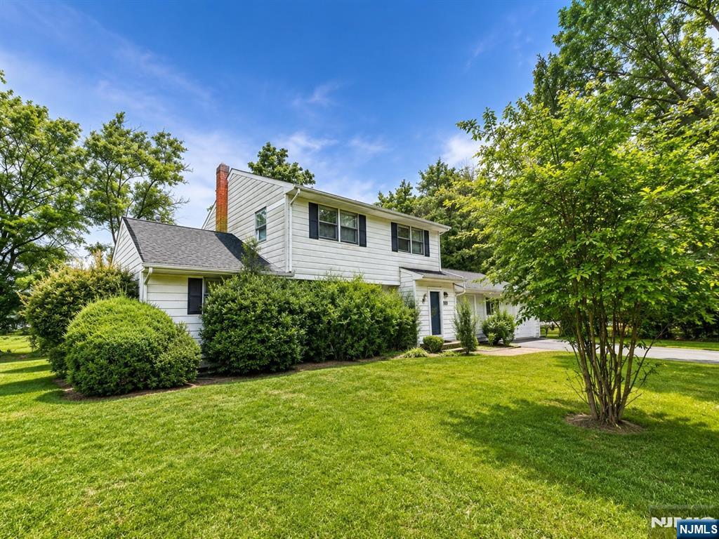 189 Homestead Road Paramus, NJ 07652 - Photo 1 of 13