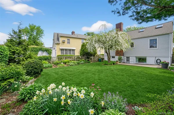 $674,900 | 71 St Johns Avenue, Yonkers, NY 10704