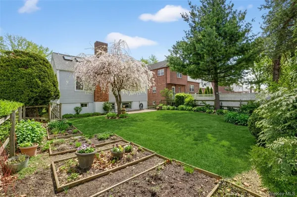 $674,900 | 71 St Johns Avenue, Yonkers, NY 10704