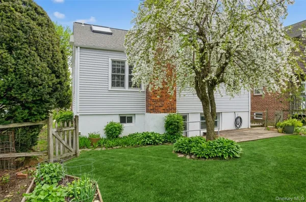 $674,900 | 71 St Johns Avenue, Yonkers, NY 10704