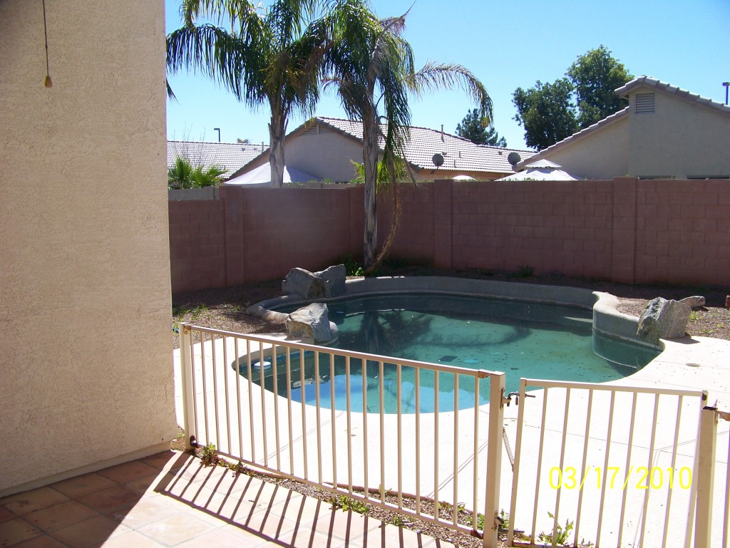 2075 East Smoke Tree Road Gilbert, AZ 85296 - Photo 5 of 6 vf