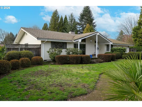 $549,900 | 1650 Northwest Springhill Drive, Albany, OR 97321