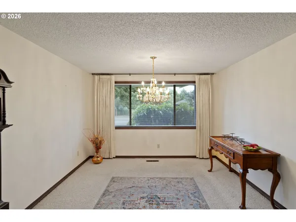 $549,900 | 1650 Northwest Springhill Drive, Albany, OR 97321